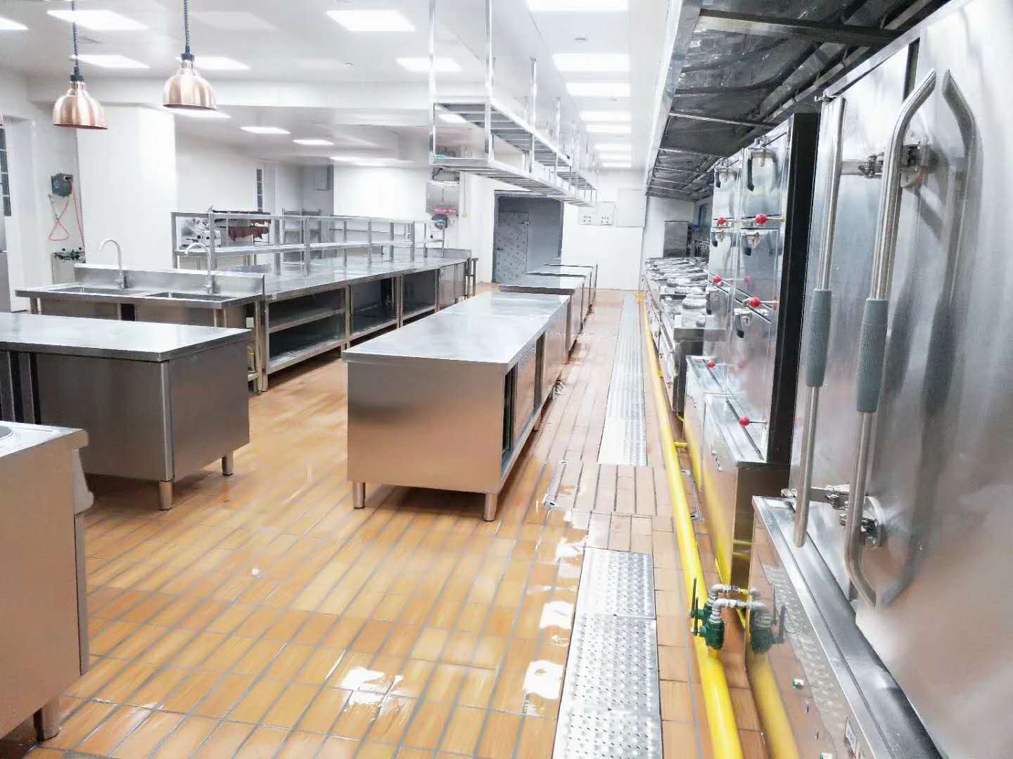 食堂好色先生APP下载安装设备