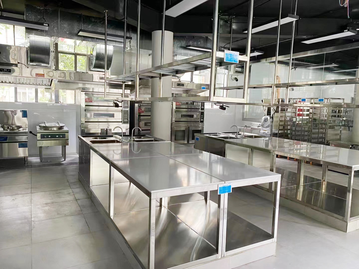 酒店好色先生APP下载安装设备及用品